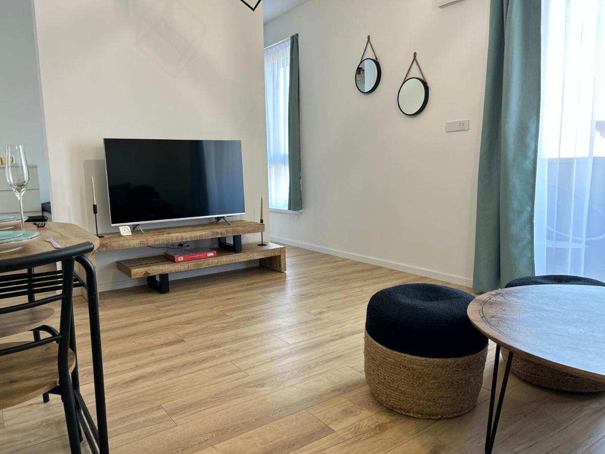 Cozy 1-Bedroom Condo Miloslavov Exteriör bild